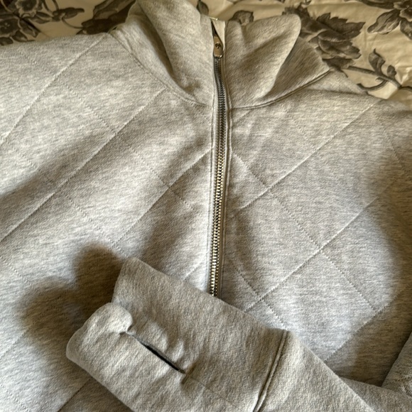 FINAL - Lulu Grey Quilted 1/2 Zip with Finger holes and one middle front pocket - Picture 4 of 4